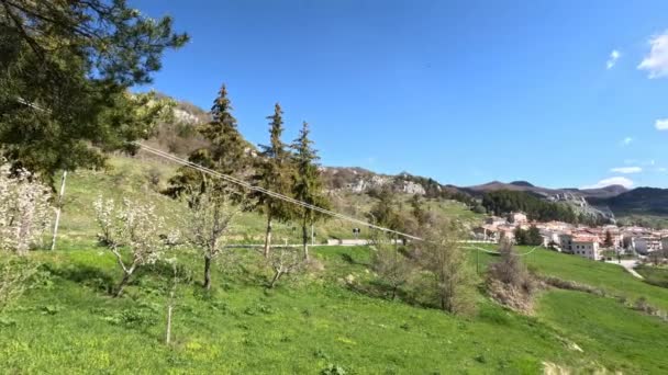 Pietransieri Kırsalında Talya Nın Orta Kesimindeki Dağlarda Küçük Bir Köy — Stok video