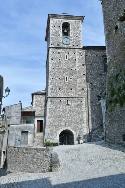 Ein Alter Mittelalterlicher Turm Macchia Isernia Einem Kleinen Mittelalterlichen Dorf — Stockfoto