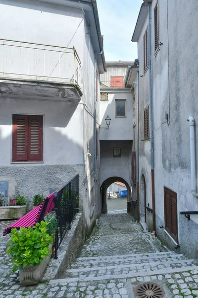 Wąska Ulica Macchia Isernia Średniowieczna Wioska Górach Molise Włochy — Zdjęcie stockowe