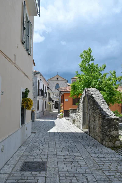 Una Calle Estrecha Sant Angelo Dei Lombardi Pequeño Pueblo Montaña —  Fotos de Stock