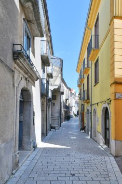 Nusco 'da dar bir sokak, İtalya' nın Avellino eyaletine bağlı küçük bir dağ köyü..