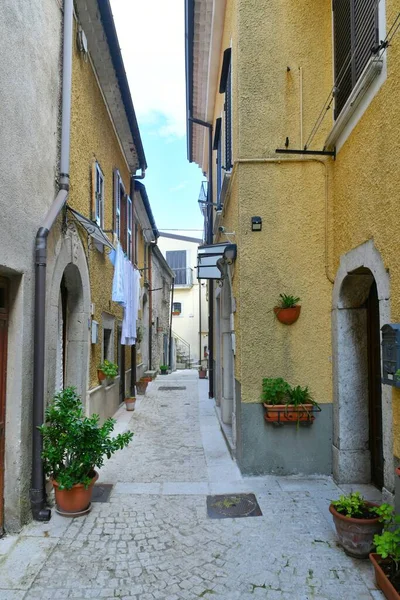 Una Calle Estrecha Nusco Pequeño Pueblo Montaña Provincia Avellino Italia —  Fotos de Stock
