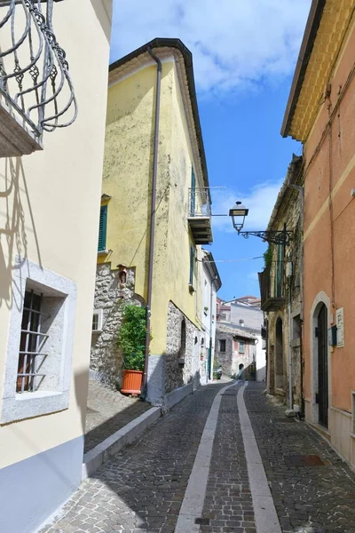Una Calle Estrecha Nusco Pequeño Pueblo Montaña Provincia Avellino Italia —  Fotos de Stock