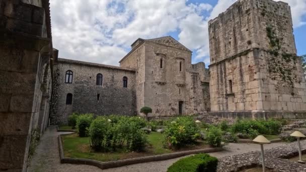 Der Kreuzgang Der Abtei Von Goleto Einem Mittelalterlichen Kloster Kampanien — Stockvideo