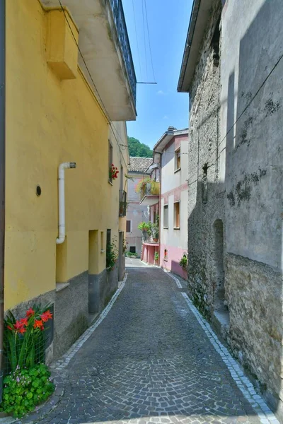 Charakterystyczna Ulica Civitella Roveto Średniowieczne Miasto Górach Abruzji Włochy — Zdjęcie stockowe