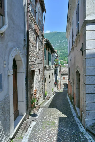 Una Calle Característica Civitella Roveto Una Ciudad Medieval Las Montañas — Foto de Stock