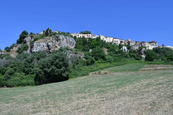 意大利Salerno省的一个中世纪村庄Buccino的全景 — 图库照片