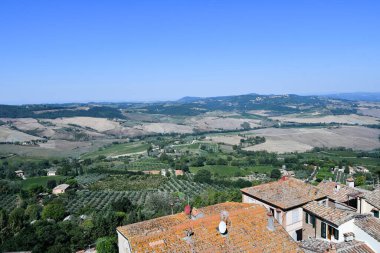 İtalya 'nın Toskana kentindeki eski bir kasaba olan Montepulciano' dan manzara.