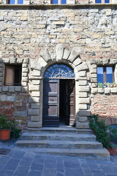 Gevel Van Een Oud Paleis Montepulciano Een Middeleeuws Dorp Toscane — Stockfoto