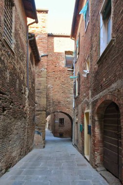 Torrita di Siena 'nın ortaçağ mahallesinde bir sokak, İtalya' da Toskana 'da bir köy..