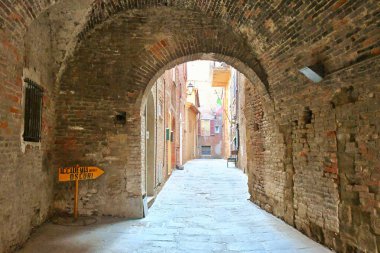 Torrita di Siena 'nın ortaçağ mahallesinde bir sokak, İtalya' da Toskana 'da bir köy..