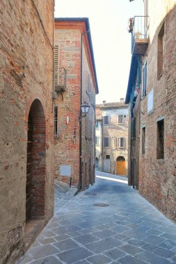 Torrita di Siena 'nın ortaçağ mahallesinde bir sokak, İtalya' da Toskana 'da bir köy..