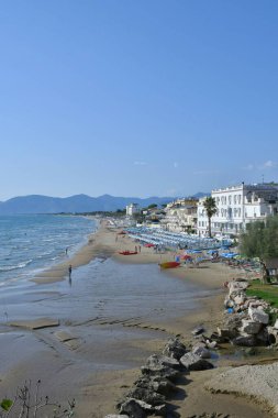 Sperlonga plajı manzaralı, İtalya 'nın Latina iline bağlı bir sahil köyü..