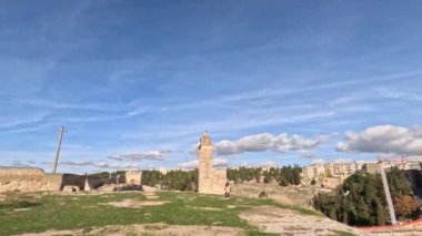  Puglia, İtalya 'nın Puglia bölgesinde bir kasaba olan Gravina' dan panoramik manzara.