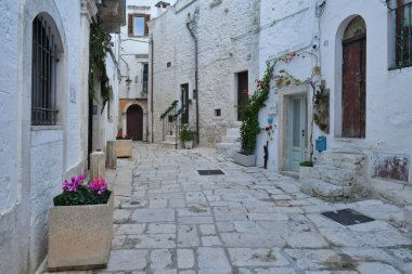 Cisternino caddesi, İtalya 'nın Puglia bölgesinde küçük bir kasaba..