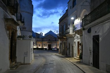 Cisternino caddesi, İtalya 'nın Puglia bölgesinde küçük bir kasaba..