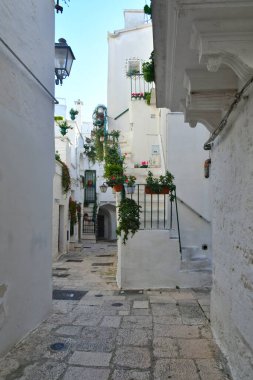 Cisternino caddesi, İtalya 'nın Puglia bölgesinde küçük bir kasaba..