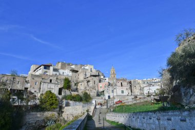 İtalya 'da Puglia' da küçük bir kasaba olan Gravina 'nın panoramik manzarası.