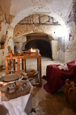 İtalya, Puglia 'da Gravina' da eski bir evin içi..