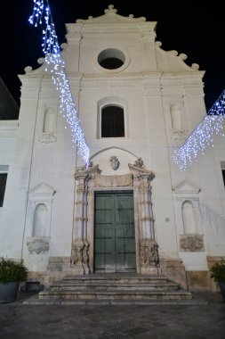 Puglia 'daki Gravina' da bir ortaçağ kilisesi, İtalya 'nın Bari eyaletinde bir kasaba...