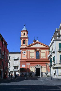 Pozzuoli 'de bir kilise, İtalya' nın Napoli eyaletinde bir şehir..