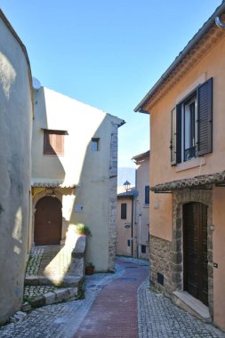 Prossedi 'de bir sokak, Lazio, İtalya' da bir ortaçağ köyü..