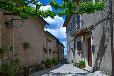 Castelvetere 'de bir cadde Konsolos Calore, İtalya, Campania' da bir köy..