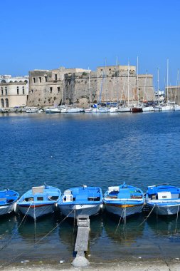 Gelibolu manzarası, İtalya 'nın Puglia bölgesinde bir deniz kenti..