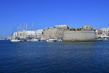 Gelibolu manzarası, İtalya 'nın Puglia bölgesinde bir deniz kenti..