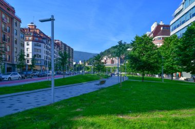 İspanya 'nın kuzeyindeki Bilbao şehrinin panoramik manzarası.