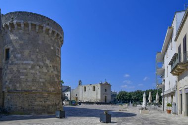  Martano 'nun tarihi merkezinde bir meydan, Puglia, İtalya' da bir turist kasabası..