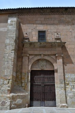 İspanya 'nın Salamanca kentindeki tarihi bir binanın cephesi..