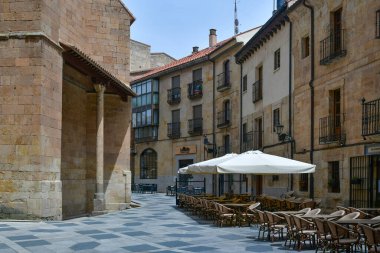 Salamanca 'da bir sokak, İspanya' da tarihi bir şehir..