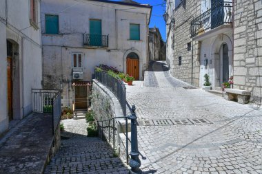  San Lupo 'da bir sokak, Campania, İtalya' da bir köy..