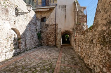 Minturno 'da küçük bir sokak, İtalya' da Lazio 'da bir kasaba..