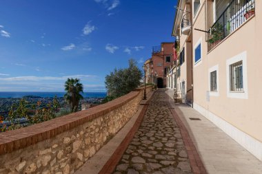 Minturno 'da küçük bir sokak, İtalya' da Lazio 'da bir kasaba..