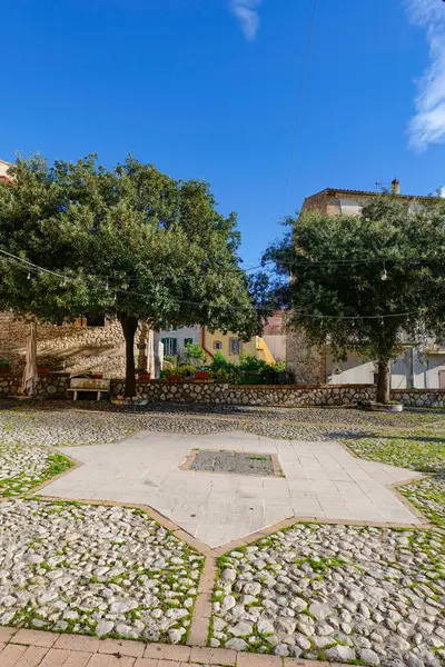 Minturno 'da küçük bir meydan, İtalya' da Lazio 'da bir kasaba.