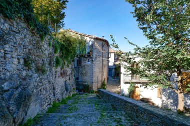 Una strada di Morcone, una citt in provincia di Benevento, Italia. clipart