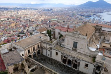 İtalya 'da Napoli şehri manzaralı Aziz Martin Kilisesi.