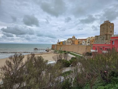 Termoli plajı, İtalya 'da Molise' de bir kasaba..