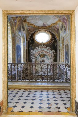 İtalya 'nın Napoli kentindeki San Gregorio Armeno manastırında antik bir şapel..