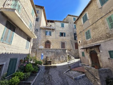 Guarcino 'nun eski evleri, İtalya' nın Frosinone eyaletinde eski bir kasaba..