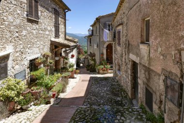 Veroli caddesi, İtalya 'nın Frosinone eyaletinde eski bir kasaba..
