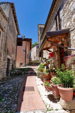 Veroli caddesi, İtalya 'nın Frosinone eyaletinde eski bir kasaba..