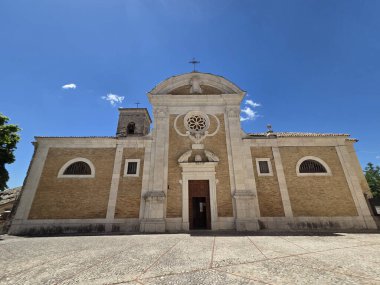 Veroli 'de bir kilise, İtalya' nın Frosinone eyaletinde bir ortaçağ köyü..