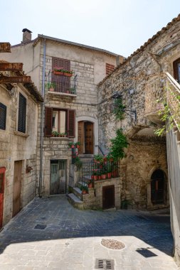 İtalya 'nın Potenza iline bağlı Cancellara' da eski bir evin cephesi..