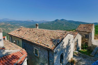 Salcito dağları arasında eski evler, İtalya 'nın Campobasso eyaletinde küçük bir kasaba..
