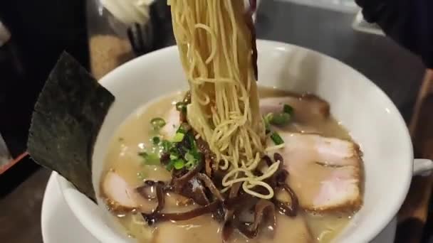 Japonés Ramen Asiático Sopa Fideos Con Pollo Carne — Vídeo de stock