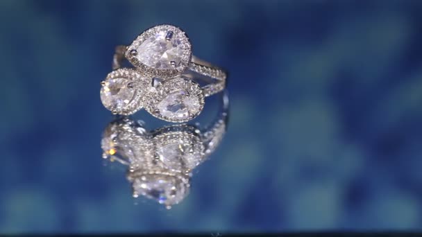 Naam Ring Met Drie Diamanten Gouden Trouwringen Wit Goud Mov — Stockvideo