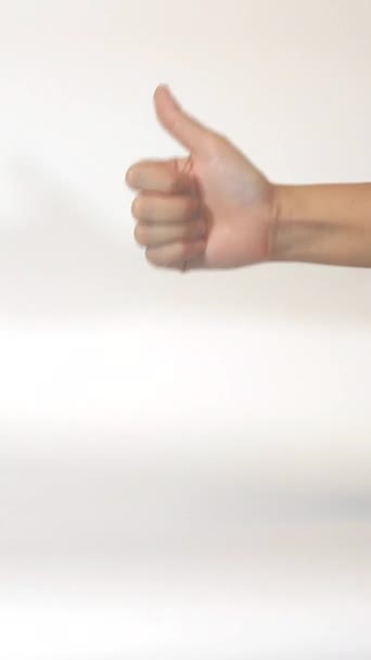 Tangan Tipis Vertikal Perempuan Memilih Reaksi Dan Jempol Atas Seperti — Stok Video